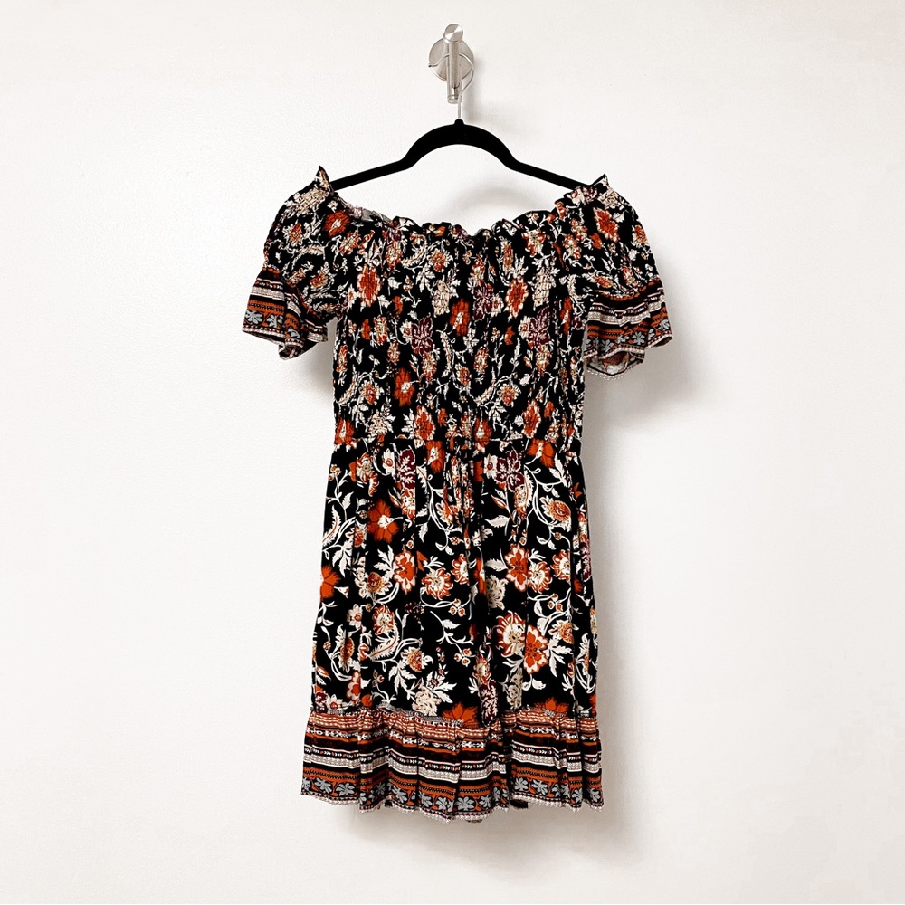 Band Of Gypsies Winter Holiday Casual‎ Chic Smocked Bodice Floral Mini Dress